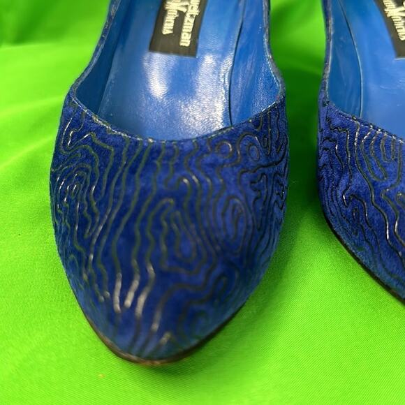 Vintage Stuart Weizmann Cobalt and Black Heels 8 1/2 - Picture 3 of 14
